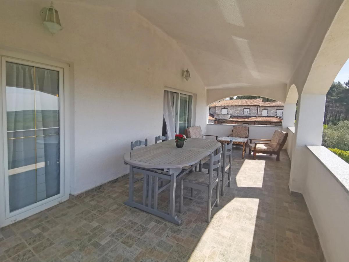 Apartman Luna Sveti Lovrec Pazenaticki ภายนอก รูปภาพ